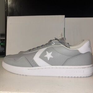 Converse Men's Gray and White Star Lather Sneakers size 9